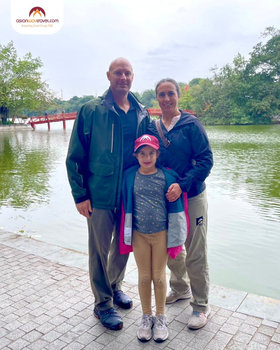 AsianwayTravel's tweet image. ❄️𝐂𝐡𝐚𝐬𝐢𝐧𝐠 𝐚𝐰𝐚𝐲 𝐭𝐡𝐞 𝐰𝐢𝐧𝐭𝐞𝐫 𝐛𝐥𝐮𝐞𝐬 𝐰𝐢𝐭𝐡 𝐬𝐨𝐦𝐞 𝐜𝐨𝐳𝐲 𝐟𝐚𝐦𝐢𝐥𝐲 𝐦𝐨𝐦𝐞𝐧𝐭𝐬 𝐢𝐧 𝐇𝐚𝐧𝐨𝐢&apos;𝐬 𝐄𝐚𝐬𝐭!
☃️ We&apos;re thrilled to be a part of this family&apos;s unforgettable trip.
#FamilyTime #TravelAdventures #HanoiVibes #WarmMemories #asianwaytravel