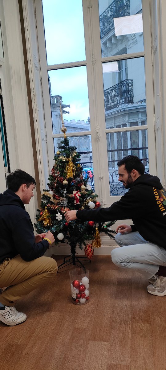 dahive : agence web #Nantes tweet media