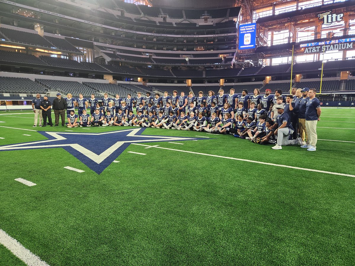Here's a look at the East team picture prior to opening kickoff of this week's #BlueGreyFootball All-American Bowl at Dallas Cowboys' AT&T Stadium.