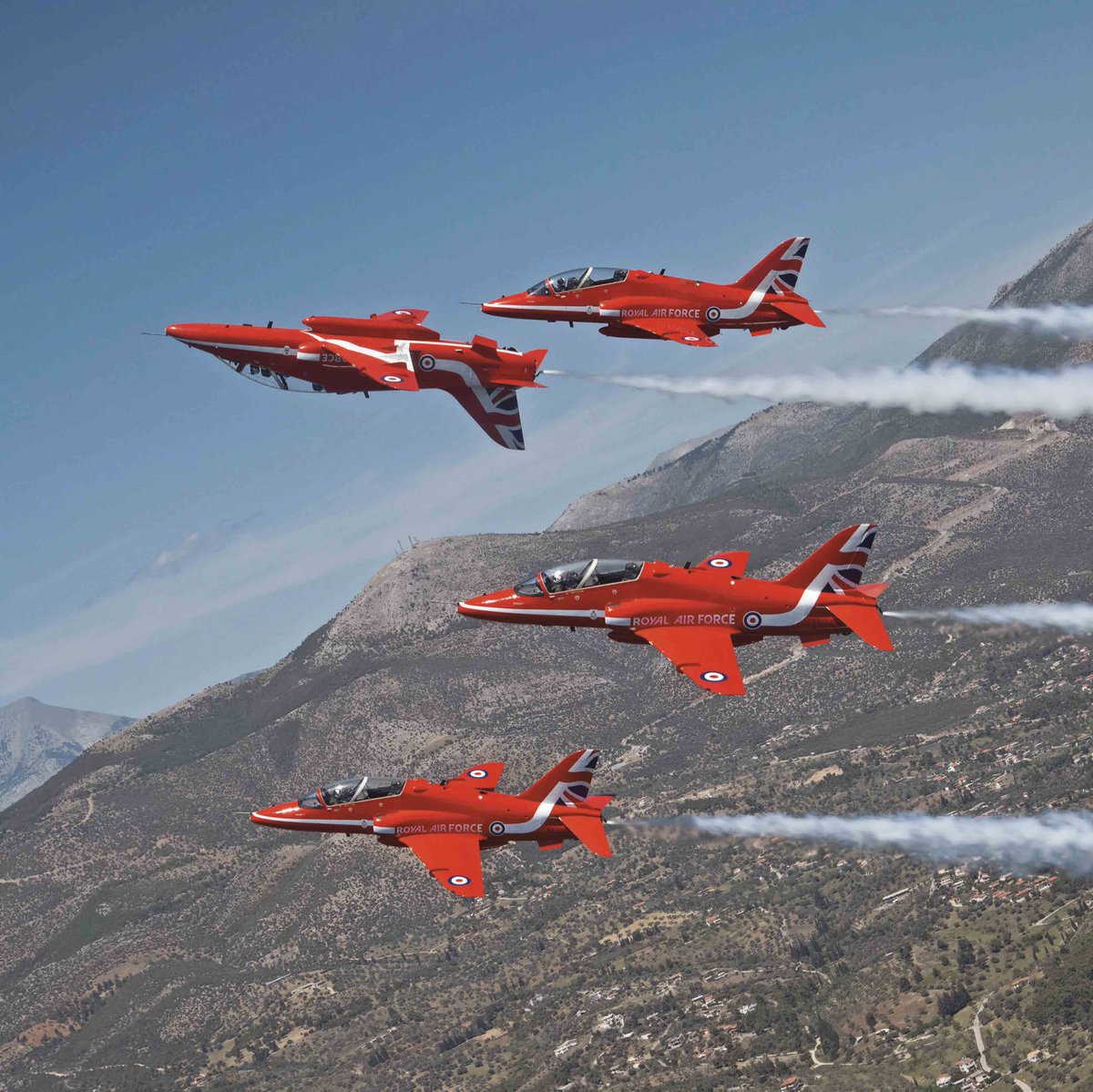 12 Days of @RAF images for Christmas - Day 7! @RedArrows Chase over Negroponte Datum, Greece
#RAFCalendars  #12DaysOfRAF #ChristmasCountdown