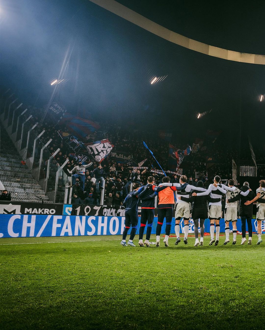 FC Luzern, FC Lugano players let the fans celebrate. In the picture