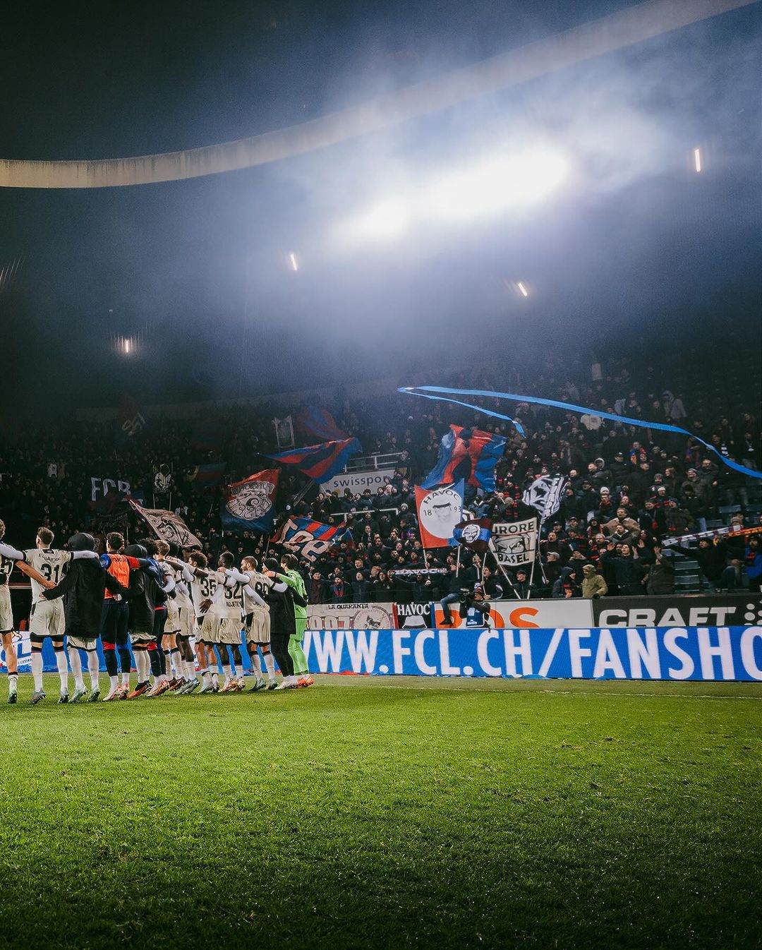 FC Luzern, FC Lugano players let the fans celebrate. In the picture