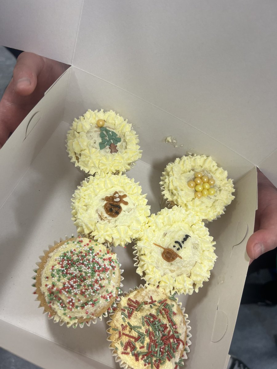 Miss Stephen (@miss_stephen1) on Twitter photo Christmas Bake Off ๐
๐ป๐ง๐ผโ๐ณ๐ง๐ปโ๐๐ฉ๐ผโ๐ณ
With a guest judge from <a href="/PortyArt/">Portlethen Art and Design</a> Miss Hunt ๐ฅณ
Miss Huntโs Winner was Niamh W who made the fantastic snowmen cupcakes
And My winner was Karlie M
Super impressed!! #ProudofPorty Christmas Bake Off ๐
๐ป๐ง๐ผโ๐ณ๐ง๐ปโ๐๐ฉ๐ผโ๐ณ
With a guest judge from <a href="/PortyArt/">Portlethen Art and Design</a> Miss Hunt ๐ฅณ
Miss Huntโs Winner was Niamh W who made the fantastic snowmen cupcakes
And My winner was Karlie M
Super impressed!! #ProudofPorty