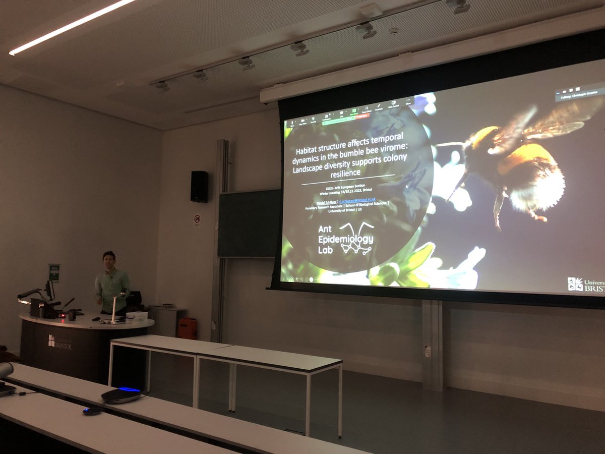 Last talk of this session is Daniel Schlappi on how habitat structure affects the dynamics of bumblebee 🐝 virome