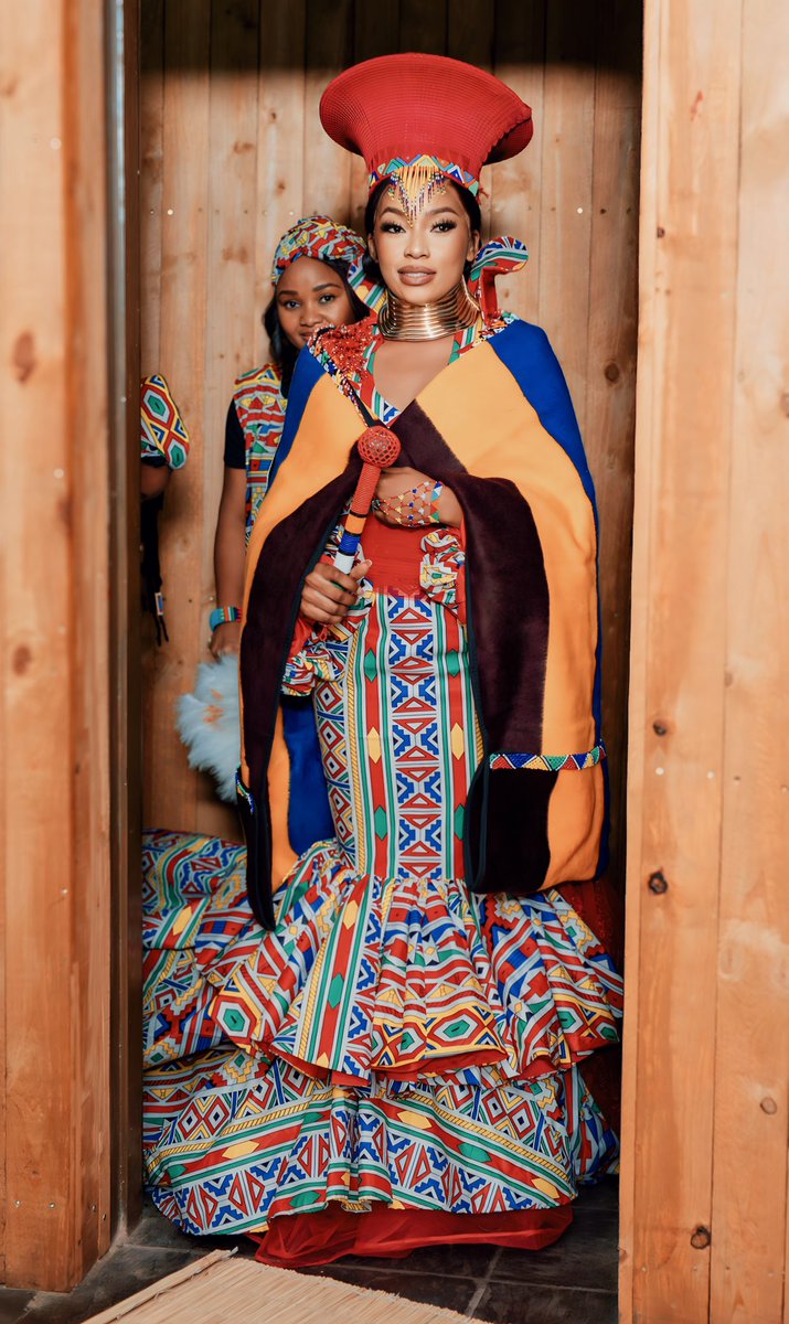 Rouge is a whole wife. PS: Being African is the biggest flex  🇨🇩🇿🇼 #traditionalwedding