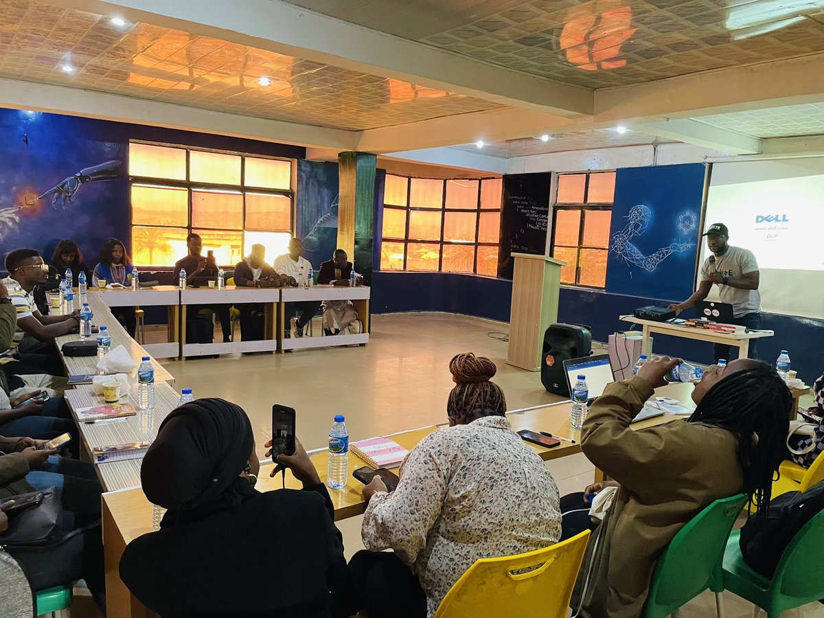 ThriveMediaHQ's tweet image. Pictures from our Breakfast and Marketing Meetup at nHub Nigeria where we hosted over 30 business owners over the weekend!