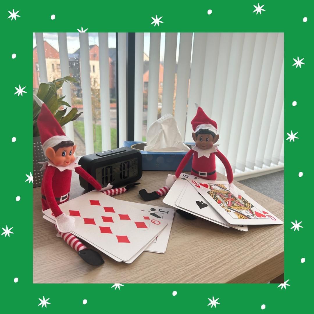 Snap!💥 Nico & Noel are playing a lovely game of snap in one of our therapy rooms. Playing games together is a wonderful way to spend time together, what's your favourite game to play with friends or family? 🃏 🎲 #ChristmasInChester #NicoAndNoel #ChestersMentalHealthCharity