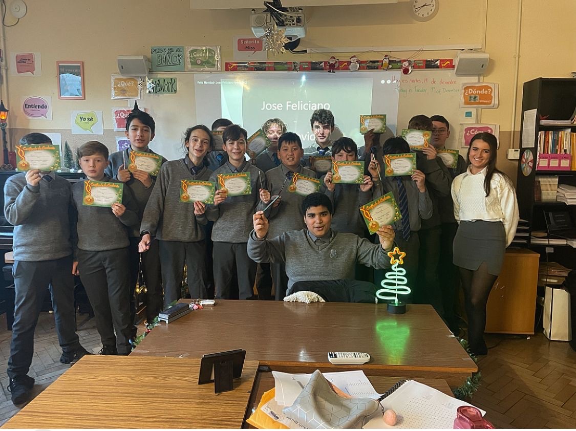 Ms Butler’s 1st year Spanish class were rewarded certificates and pencils for their hard work this term. Feliz Navidad 🎄 🇪🇸