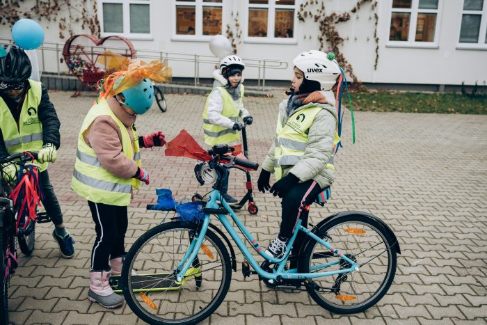 The #CoMobility project has become part of the @CitiMeasure initiative - an insightful inventory of #CitizenScience stories focusing on air quality. Contribute to the #CitiAIR inventory by sharing your activities! More: comobility.edu.pl/en/news/explor…
#DataDriven #HumanCentered