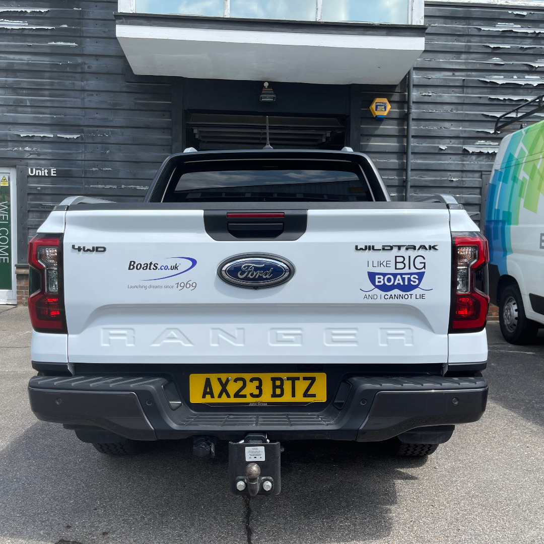 Our client @boats.co.uk are the Uk's number one boat sales centre. 

They wanted to maximise the advertising & brand awareness potential of #vehiclegraphics, We got to work, ensuring they were visible wherever they went.
#vehiclelivery #vangraphics #mobileadvertising #Boats
