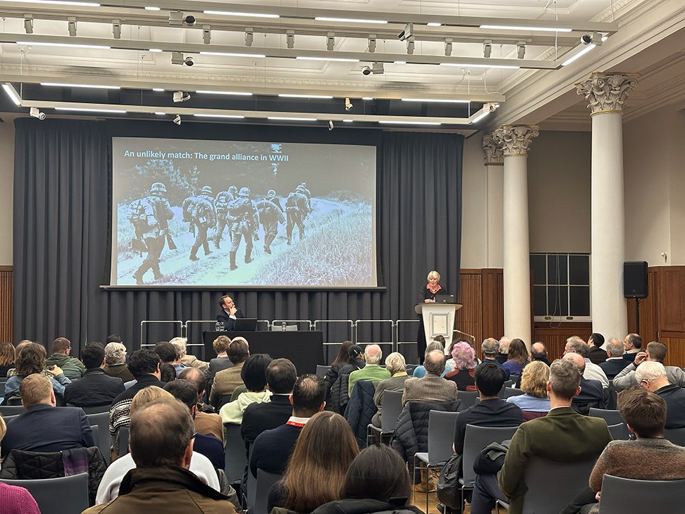 📣 Missed the annual @smhcentre lecture 'An unlikely match: The grand alliance in WWII'? Professor Margaret MacMillan looked at the nature of alliances, the differences among them, and the reasons for their successes or failures. Watch it here👇 ow.ly/7WS150Qj6E9