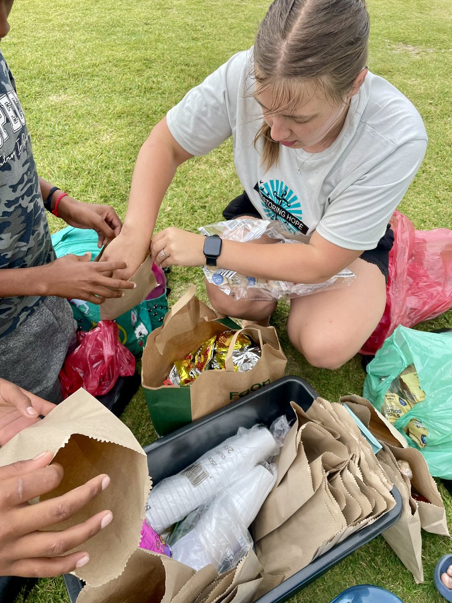 restoringhopeCT's tweet photo. B E A C H C L E A N U P 2 0 2 3 ♻️🗑️🌊

On December 18th we collaborated with the City of Cape Town Recreation &amp; Parks for a Beach Cleanup as part of our youth development programs. The goal was to raise awareness about the significance of caring for our planet and oceans. 🌍🌳🐳 https://t.co/xFKyIYDF7G