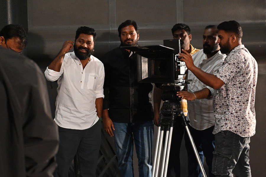 SreenivasPRO's tweet image. The &quot;Passion&quot; unveils Fashion On Big screens Soon 🔜💥
@passionthemovie

#PassionThemovie Launched with a Grand Pooja Ceremony 🪔

🎬 By @sekharkammula
🎥 Switch-On By #MLCArunKumar
📸 First Shot By @venuudugulafilm

Produced by@arunmonditoka
Directed by @aravindjoshua6…