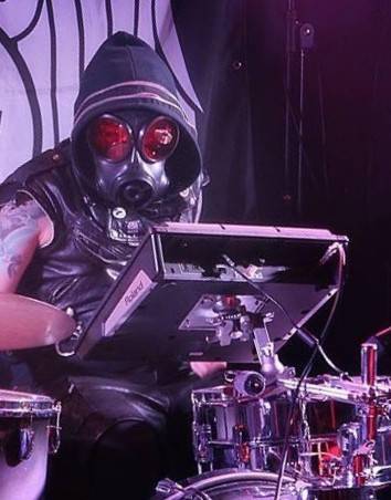 闇黒ヴァンパイア🦇
DRUM “Count Joseph” ex.W.O.R.M