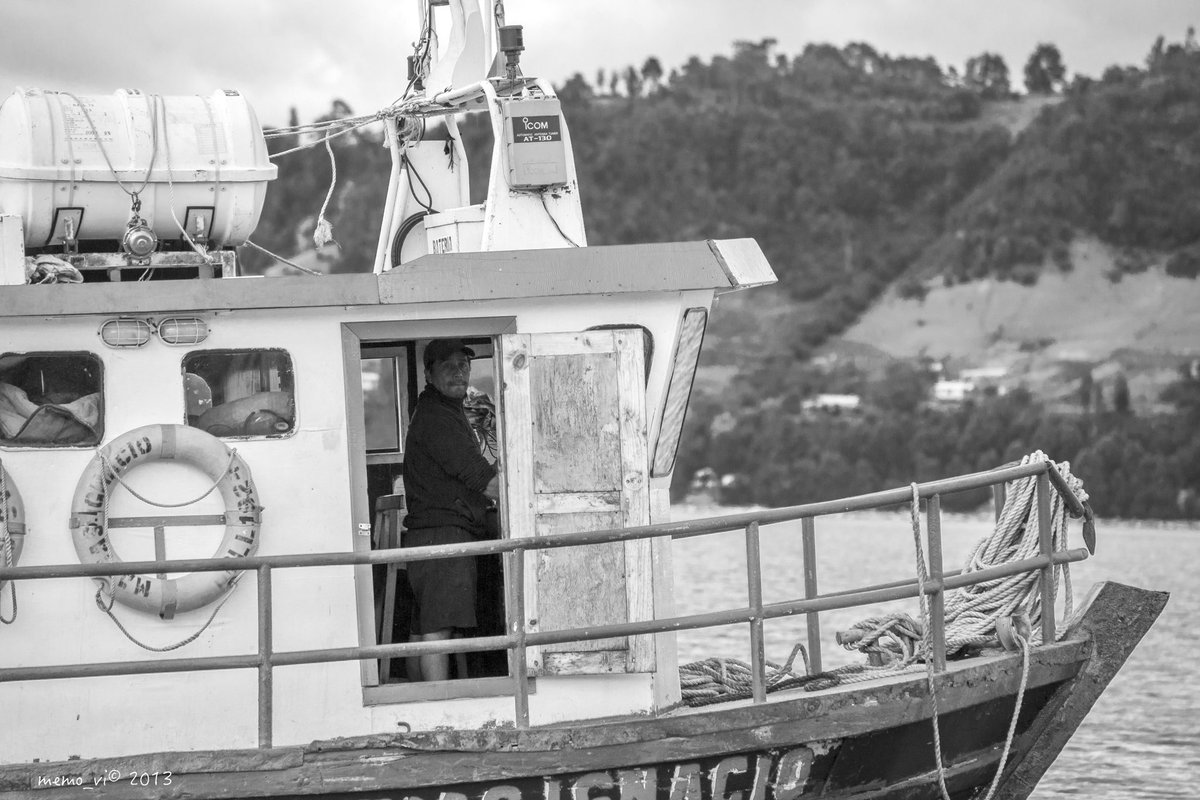 Buen día para todos!!! En especial para los compañeros de viaje.. les saluda el capitán !!!! La #ciudad y sus bordes (#Photography 2013 #Castro #chiloe)