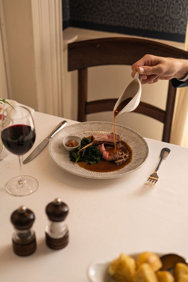 Ireland's Blue Book (@irelandbluebook) on Twitter photo Uncover the festive secrets with Dervilla O'Flynn, Head Chef at <a href="/Ballymaloe/">Ballymaloe House Hotel</a>, as she shares her favourite Christmas celebrations in the latest <a href="/TheGlossMag/">TheGlossMag</a> article ✨🍴
thegloss.ie/where-do-busy-… Uncover the festive secrets with Dervilla O'Flynn, Head Chef at <a href="/Ballymaloe/">Ballymaloe House Hotel</a>, as she shares her favourite Christmas celebrations in the latest <a href="/TheGlossMag/">TheGlossMag</a> article ✨🍴
thegloss.ie/where-do-busy-…