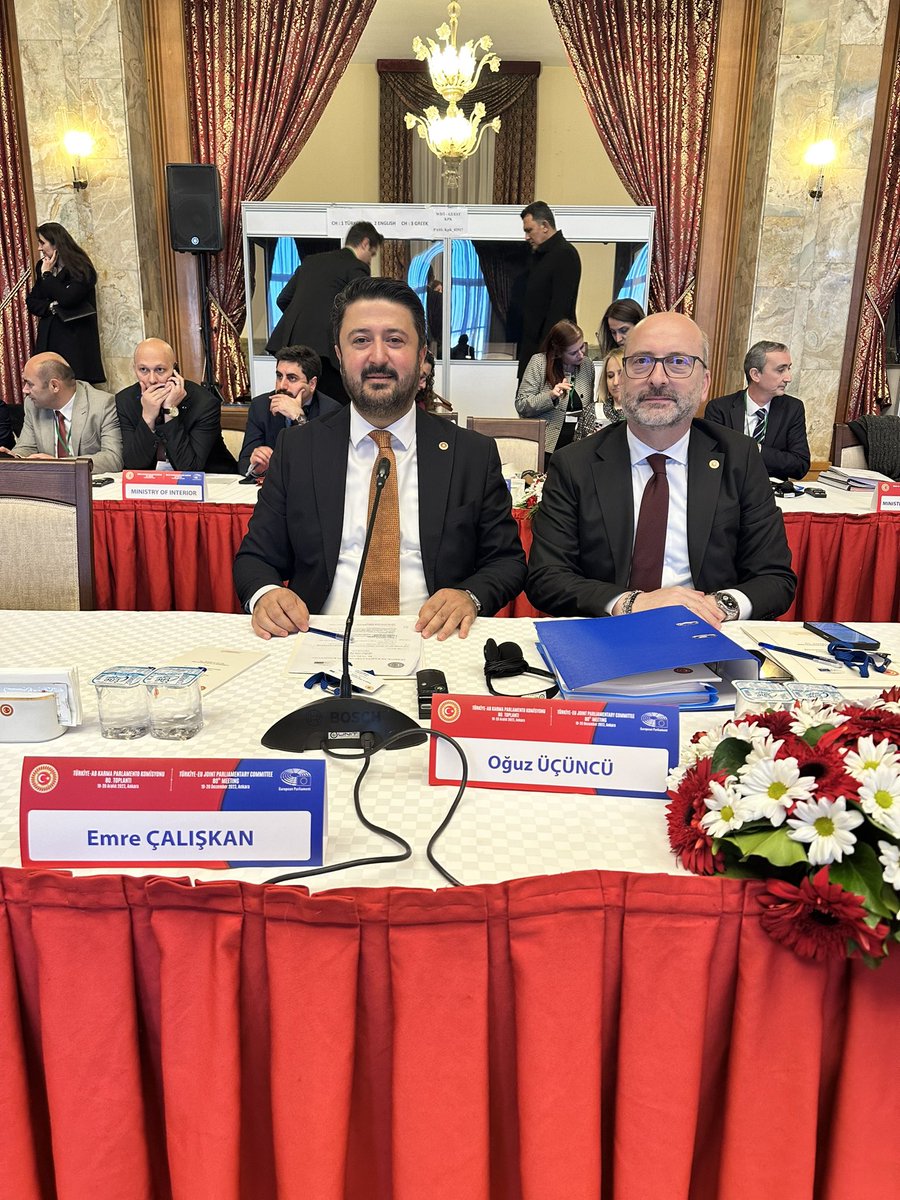 Türkiye-AB Karma Parlamento Komisyonu 80. Toplantısına katıldık.

AB sürecinde mutat olarak yapılan ve Avrupa Parlamentolarından bir çok katılımcının konuşmacı olarak katıldığı toplantıda alınan kararların ülkemiz adına hayırlı olmasını diliyorum.