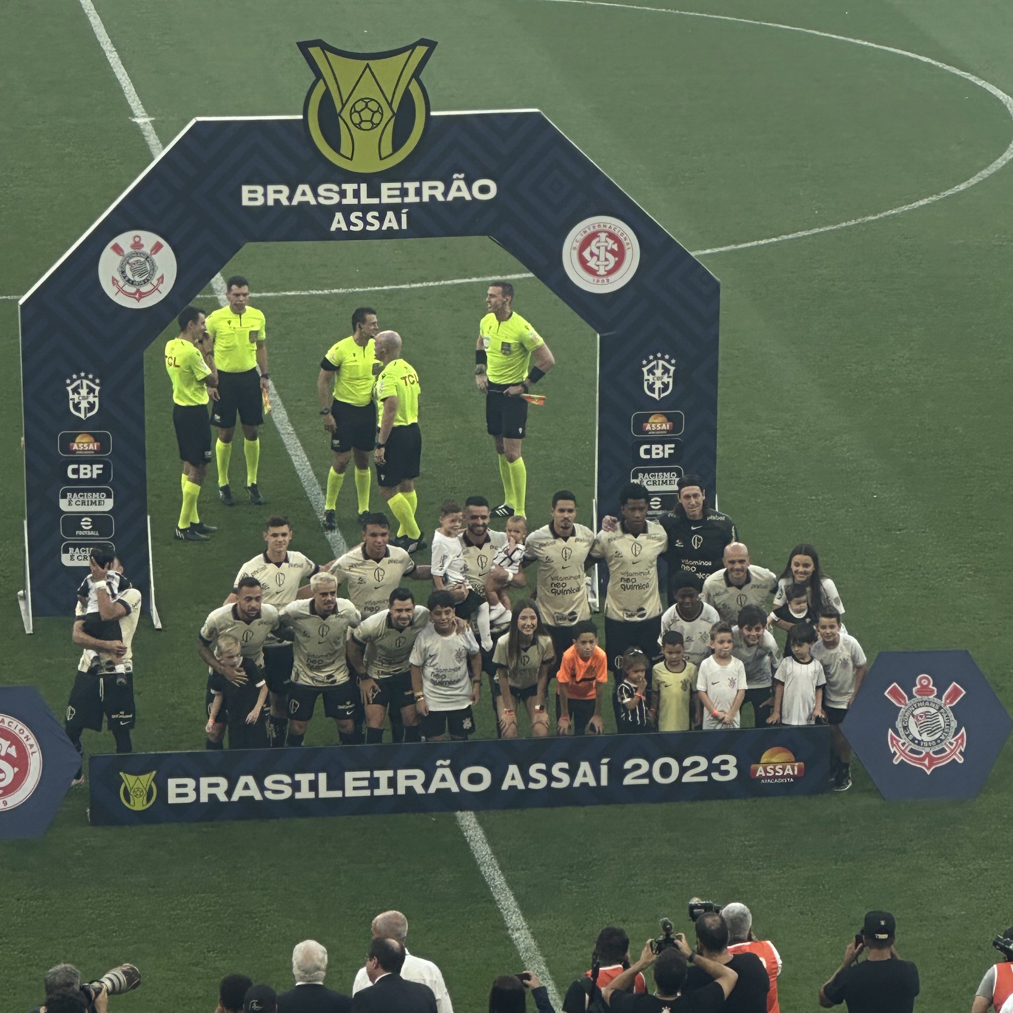 SCCP News on X: Documentário Acesso total rendeu dinheiro ao  Corinthians. Por uma cláusula de confidencialidade imposta pelo próprio  canal de televisão, o valor desembolsado ao Corinthians não será divulgado  📰 @MeuTimao