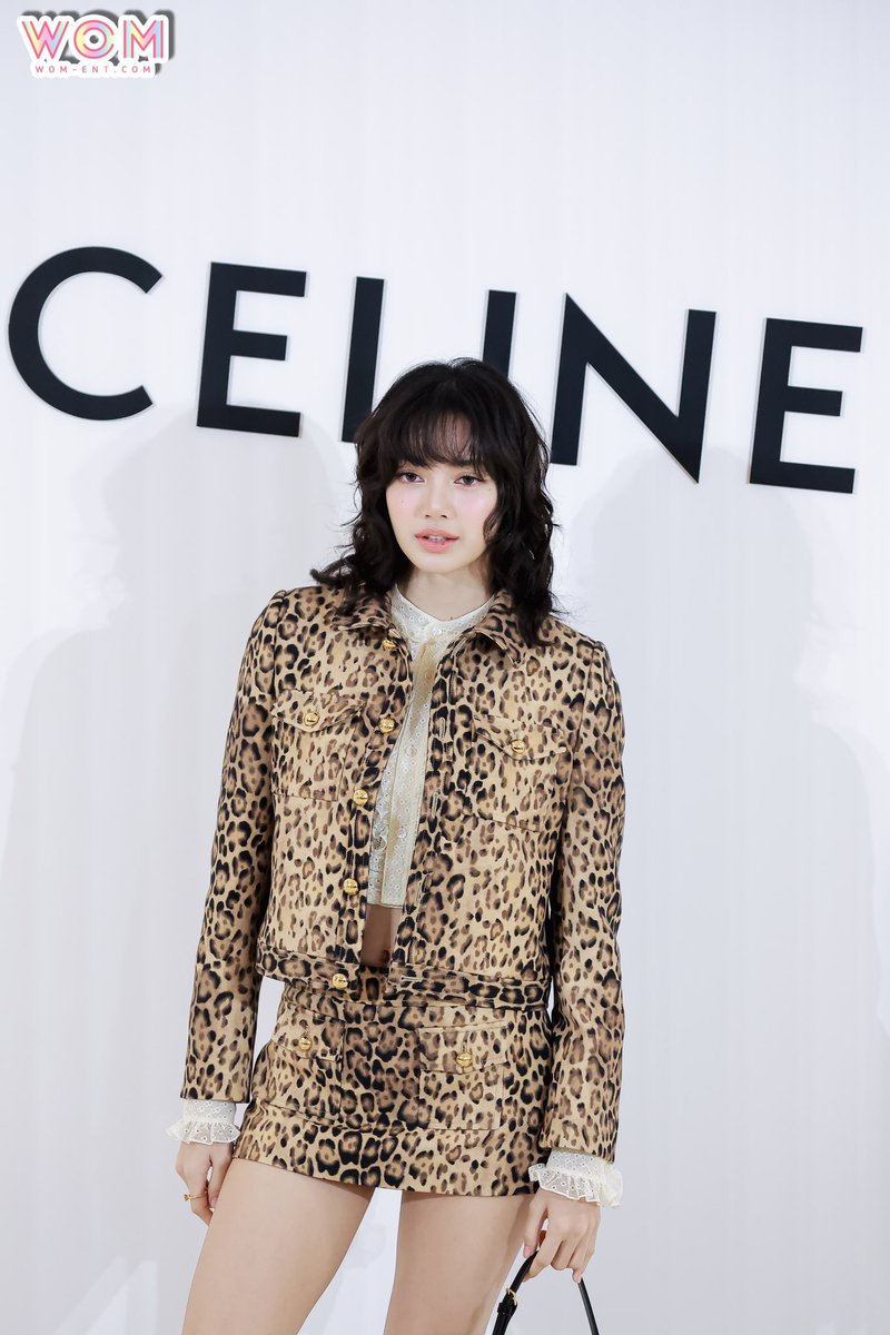 k_popstory's tweet photo. Knetz crazily in love with how stunning BLACKPINK LISA at the CELINE event! https://t.co/U81IkZssYo https://t.co/DkqcMwXbsU