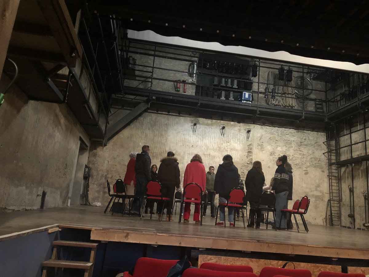 L'#Art d'accéder à l'emploi dans l'#Aude, moteur ...action🎬 ! Découverte du lieu, des métiers et 1er atelier théâtre 🎭 pour développer sa confiance en soi et verbaliser ses #compétences 🔝
#Théâtredanslesvignes <a href="/CIBC_OP/">CIBC Occitanie Pyrénées</a> 
<a href="/muriellehenry1/">Murielle HENRY</a> <a href="/pedregosabast/">Bastien Pédrégosa</a>