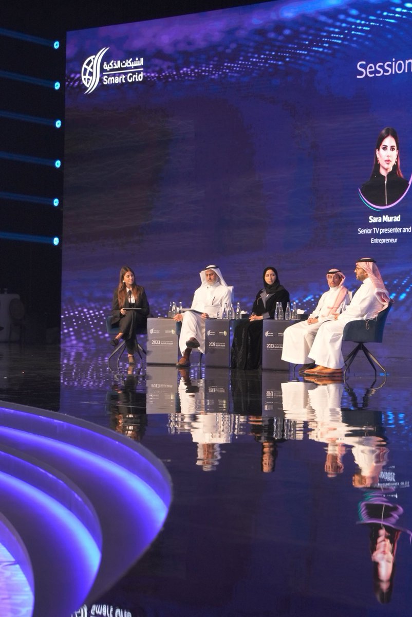 سعيدة بمشاركتي في المؤتمر السعودي الحادي عشر للشبكات الذكية، في جلسة حوارية مع مستشار وزير الطاقة الدكتور عبدالرحمن آل إبراهيم والدكتورة أميمة بامسق والمهندس فهد العجلان والدكتور طلال السديري. 

#وزارة_الطاقة #المؤتمر_السعودي_للشبكات_الذكية #السعودية #الرياض #نحو_شبكات_المستقبل