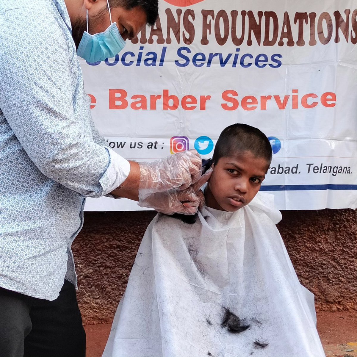rakeshnayee235's tweet photo. #FreeHaircutservice for 50 boys at begum bazar by #vfofoundationteam
#vifororphansfoundation  &amp; #distributedsnacks on Tuesday 19-12-23.🙏🤝 https://t.co/EVJujDp9bq