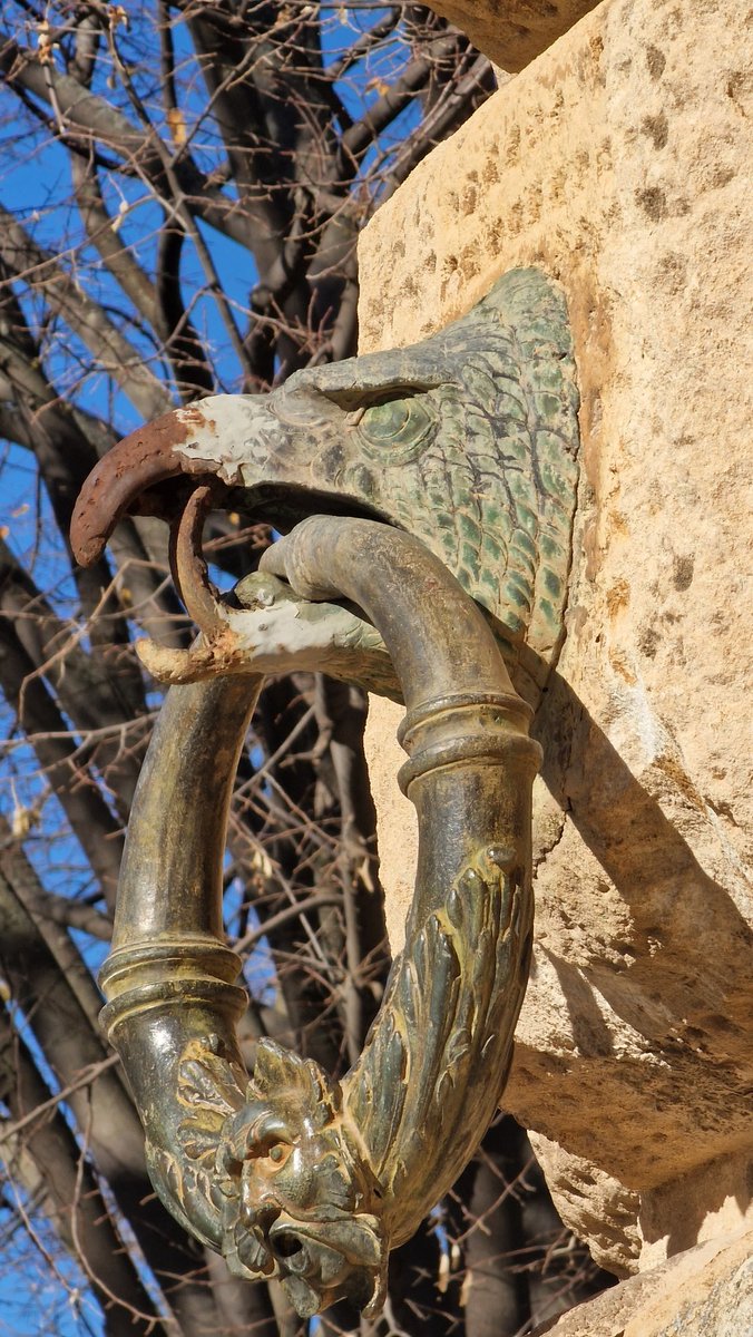 spain_go's tweet photo. アルハンブラ、カルロス5世宮殿。
スペイン国王カルロス1世は、神聖ローマ皇帝カール5世として、イタリア建築で宮殿を建てようとしたものの未完成のままわりと最近まで放置されてたそう。
外壁にはカルロス一世を表すハプスブルグの鷲。

#ViajarSola #AndalusianCrush #グラナダ女子旅 https://t.co/rQlvv3G7S2