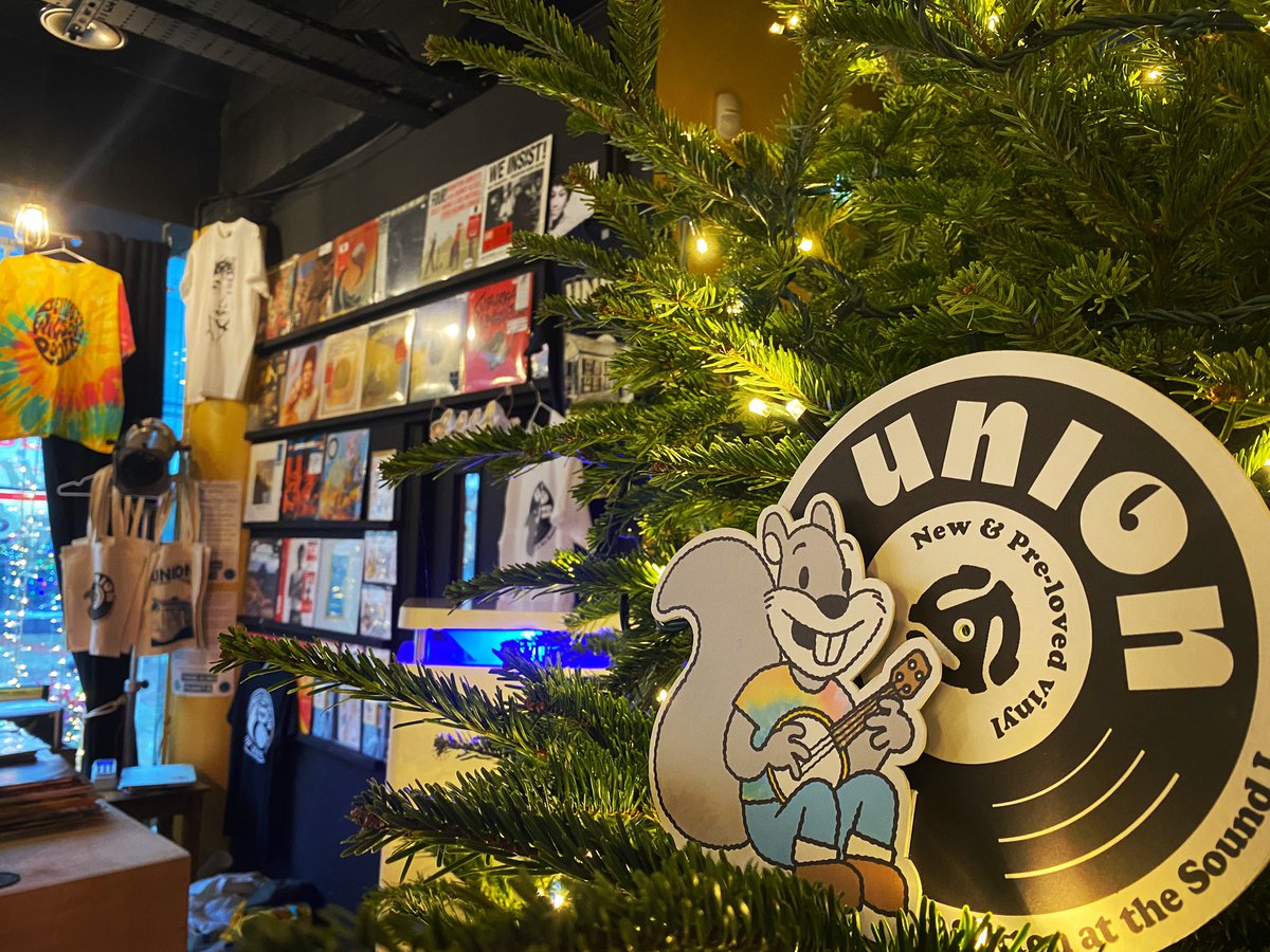 Hey folks! Feeling very Christmassy here at our Sutton HQ at the wonderful @soundloungeCIC…We’re open today at Sutton & all week at both stores up to late afternoon on Christmas Eve…Why not come & grab a last minute gift and a glass of something for yourself!! 🎅🏼🎁💥🚀🐿️