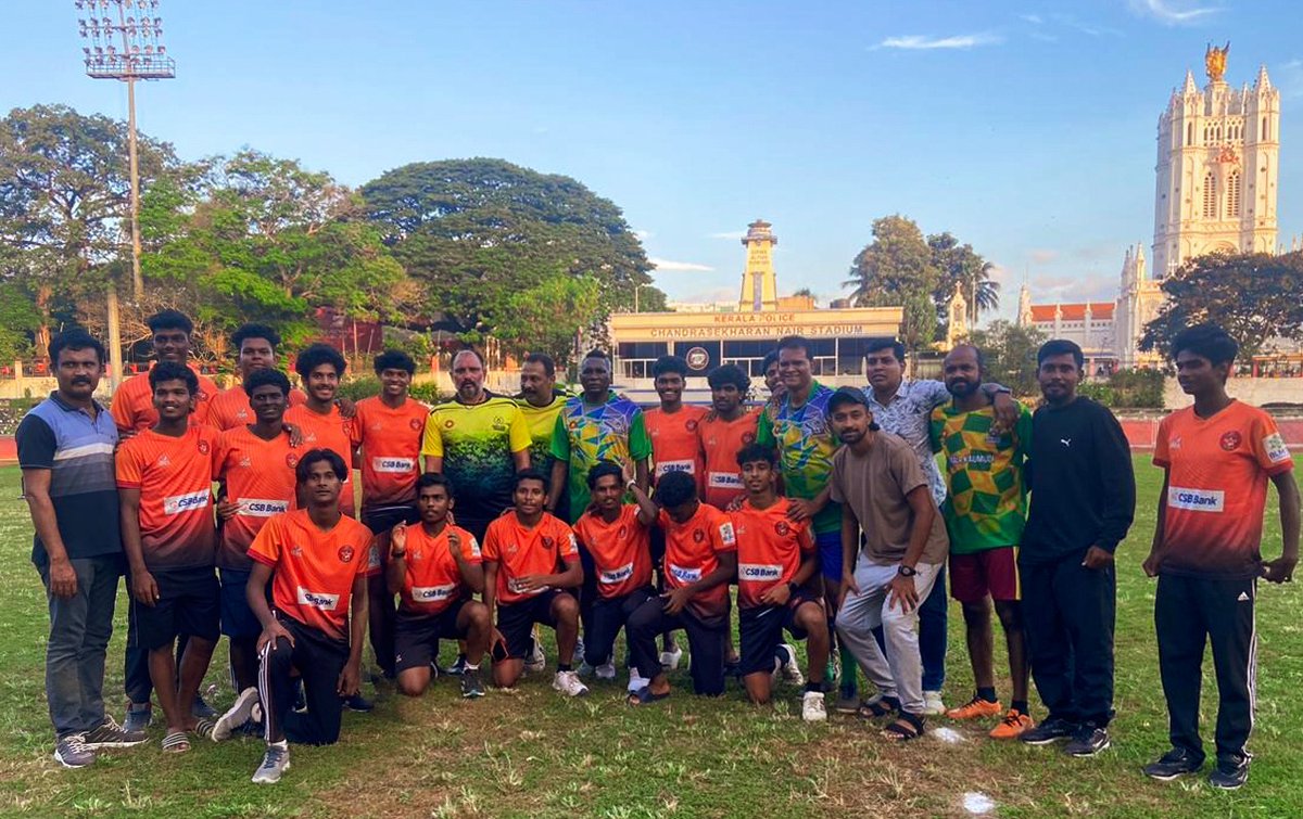 When Our Boys Met Legends! It was an unforgettable moment as our team crossed paths with Indian football legends during the Inter University Tournament in Trivandrum. 🌟 #gkfc #malabarians #IndianFootball