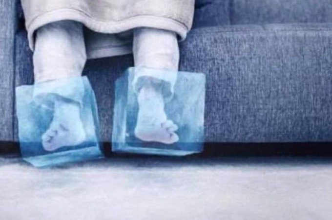 nadie

-mis pies todo el tiempo: