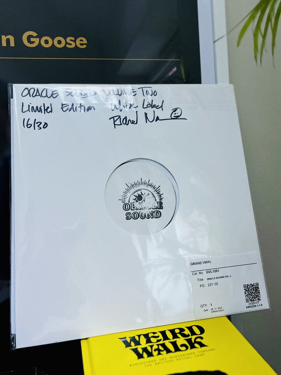 matt_cork's tweet photo. The post is a bit hit & miss round our way…a hit today! 📦
Postie rocked up with his usual frown & stinking of cigs but I didn’t mind 🤣
A stunning ltd edition art piece with loads of extras & Oracle Sound vol 2 🖼️ 🎶🙏
#patreon #art #dub #music #michaelstipe #rem #groupmind https://t.co/g2Fqg7Hz1p
