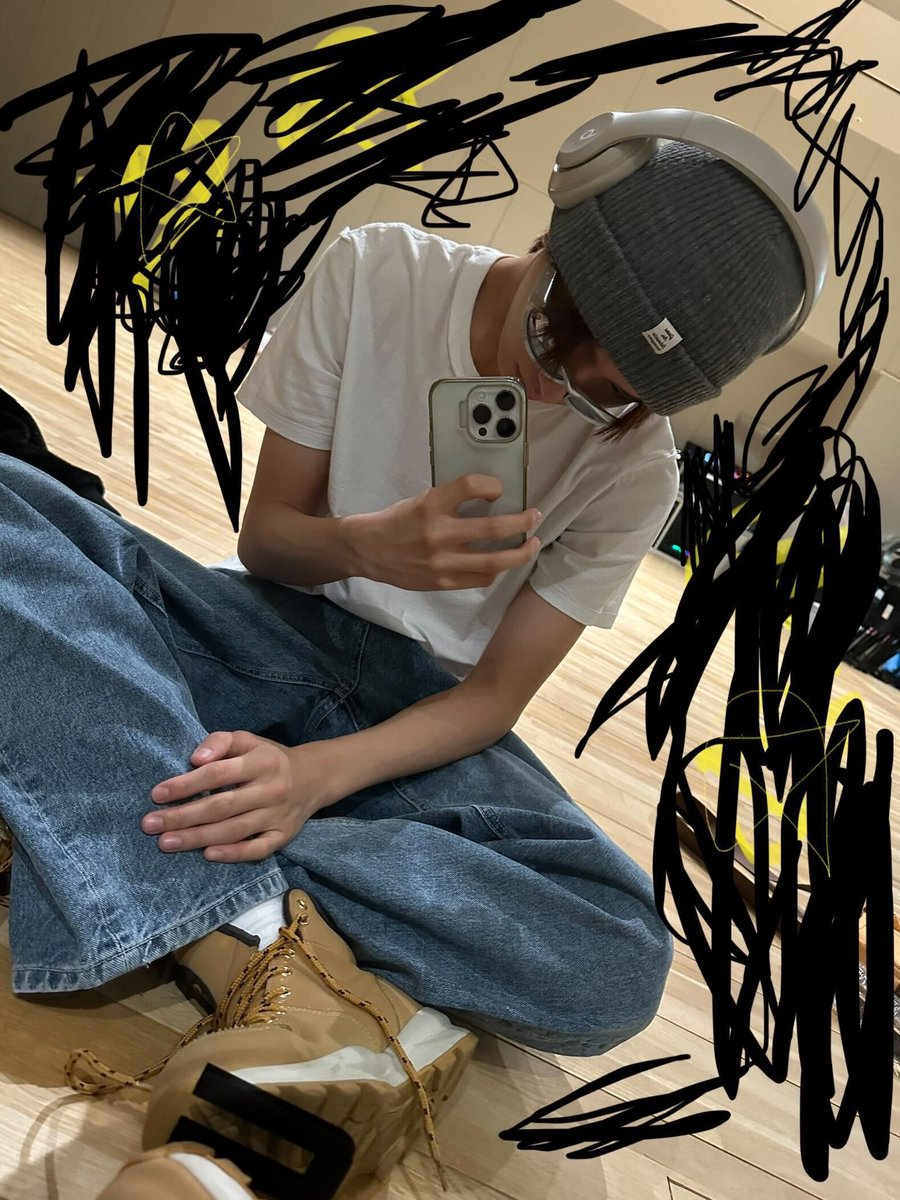 aoonhak's tweet image. ㅤ
ㅤㅤ Kacamata baru yang aku beli. Warna serta bentuknya sangat cocok denganku. Tidak menyesal telah membelinya. I love it! 🫶
ㅤ