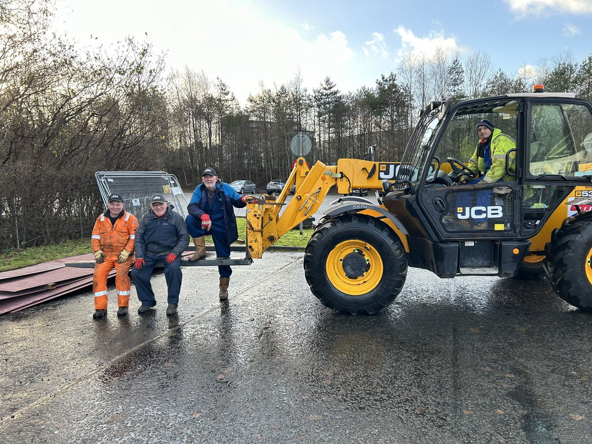Who needs a pot of gold when you have a pot of steel? The sun shone for our volunteers to unload steel for the hull repairs. Thanks <a href="/GaltTransport/">Galt Transport</a> for transporting the plates from <a href="/Barnshaws/">Barnshaws Metal Bend</a> Unloaded with <a href="/GAPGroupHire/">GAP Group</a> telehandler, <a href="/jpsrestoration/">JPS Restoration and Property Services</a>  <a href="/MarineDesignInt/">Marine Design Int.</a>