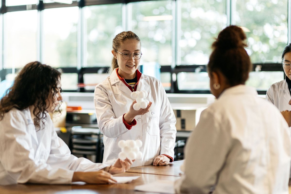 College of Social Sciences (@coss_birmingham) on Twitter photo Change the national curriculum in science to empower climate action 🌡️
With 17% of the UK's total carbon emissions coming from heating the home, <a href="/iamdancottle/">Dan Cottle</a> argues for educating pupils about changing from gas boilers to air source heat pumps.
➡️ blog.bham.ac.uk/socialsciences…
#COP28 Change the national curriculum in science to empower climate action 🌡️
With 17% of the UK's total carbon emissions coming from heating the home, <a href="/iamdancottle/">Dan Cottle</a> argues for educating pupils about changing from gas boilers to air source heat pumps.
➡️ blog.bham.ac.uk/socialsciences…
#COP28