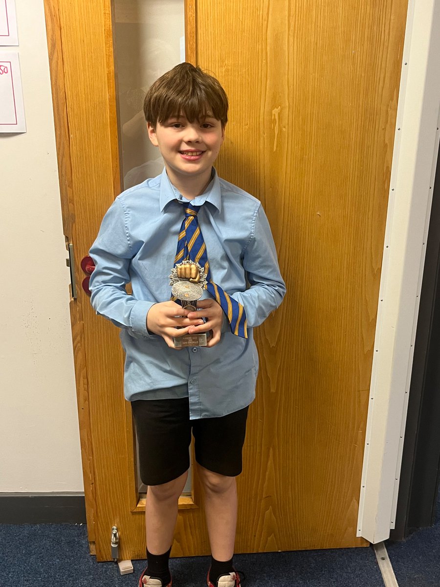 Presenting Runner Up Student of the Year 2023🥋! What an incredible accolade, L.! We are so proud of you 👏🏻! @OLAPrimaryGlas @PrimaryFisher #Karate #WiderAchievement