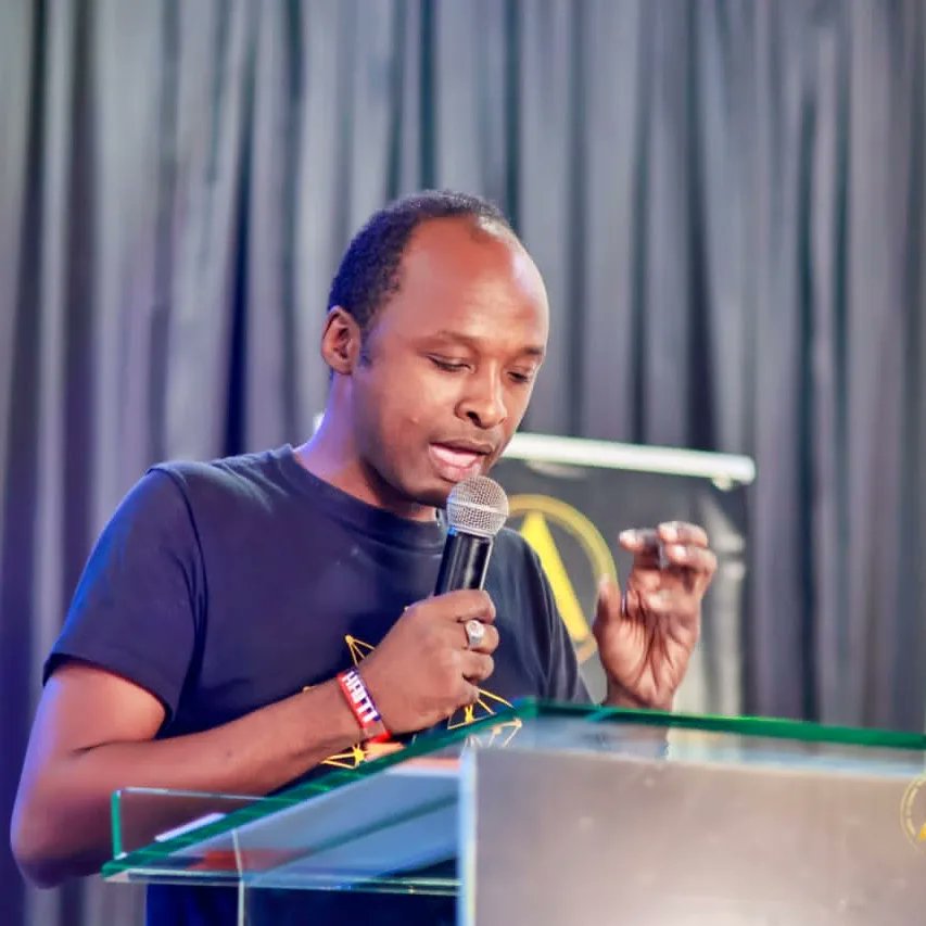 atrepahaiti18's tweet photo. 2/2 ... et Mr Benito CLERMONT,  lors de la 4ème édition du sommet national d'éducation financière à l'intention de plus de 1,187 participants à l'Église sur le rocher ce samedi 16 décembre 2023.

#ATREPA
#MAPLEAD
#SOMMETDELAFINANCE
#SANICLEAN509
#SEJOURNESA https://t.co/YOrktuyax9
