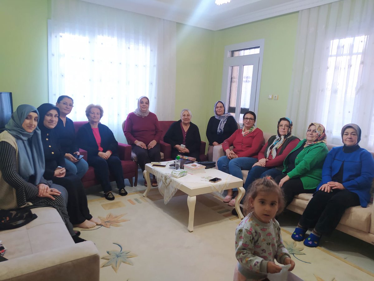 Erzin Ak Parti ilçe başkanımız'in kayinvaldesinin vefatından dolayı taziye ziyaretimiz...
Allah rahmet eylesin.