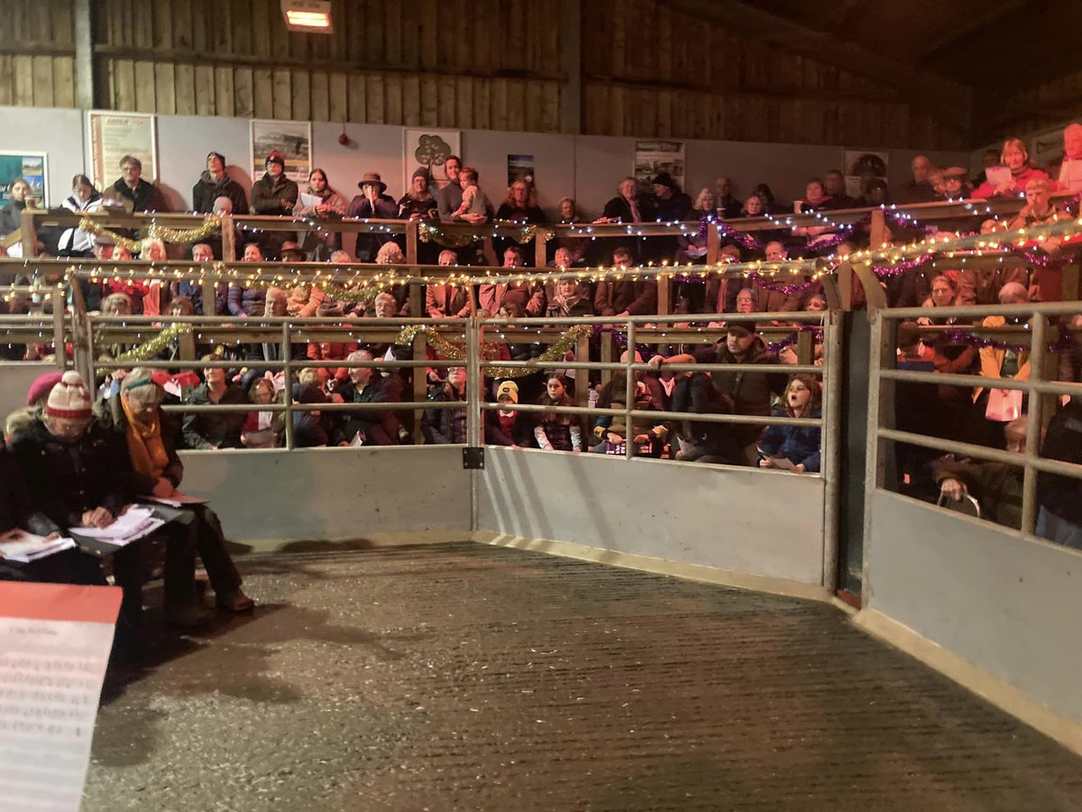 Singing in the Ring Carol Service – What an inspiring way to finish the year. Bringing our farming community together at this time of year <a href="/fcnsomerset/">Farming Community</a> <a href="/countrysidefund/">The Royal Countryside Fund</a>