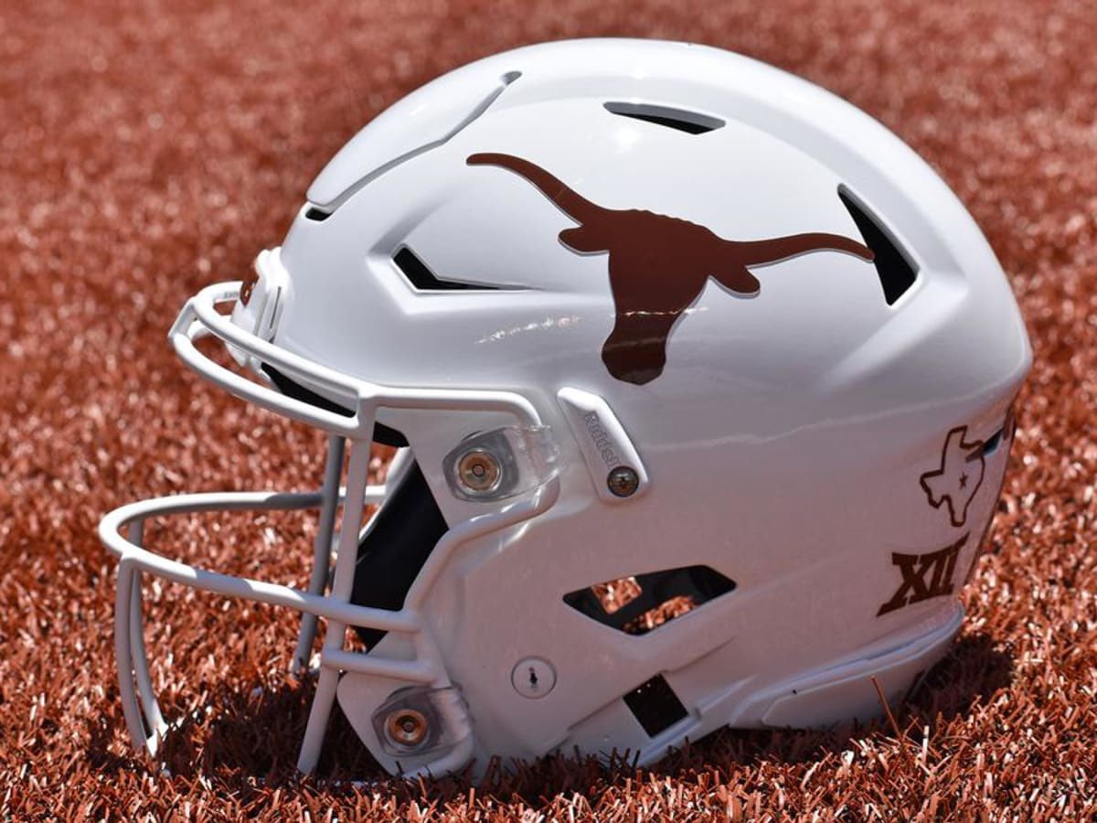 Today on #CoffeeAndFootball on @ontexasfootball, we welcome special guest @RobertShipley2 back to the show and talk loads of #Texas football & recruiting. So join me, @BobbyBurton87 & @CJVogel_TFB at 8 AM CST for an action packed episode! #HookEm #Horns youtube.com/live/_yQ0m7woO…