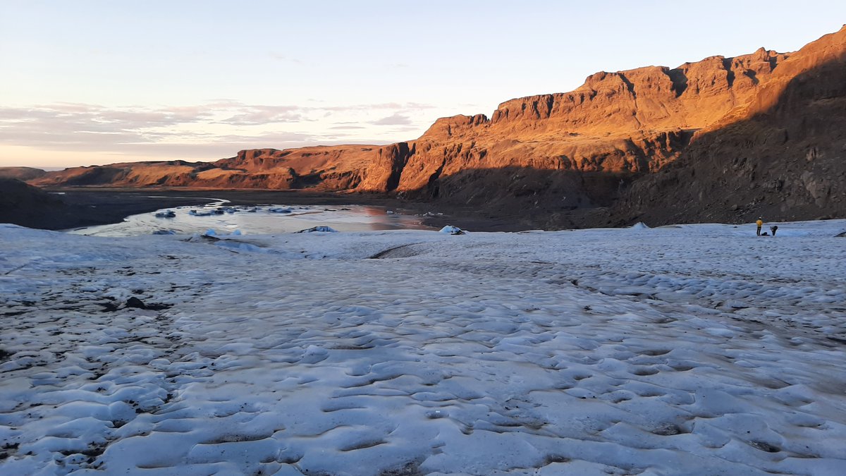 🌋 Une éruption volcanique a débuté lundi en #Islande, près de sa capitale #Reykjavik !
Saviez-vous que ses 370 000 habitaient pourraient devenir aussi citoyens européens ?! 🇪🇺🇮🇸
🎧Pour en savoir + écoutez ce nouvel épisode : "#Islande : #UE ou pas UE ?➡️smartlink.ausha.co/europeen-ne-et…