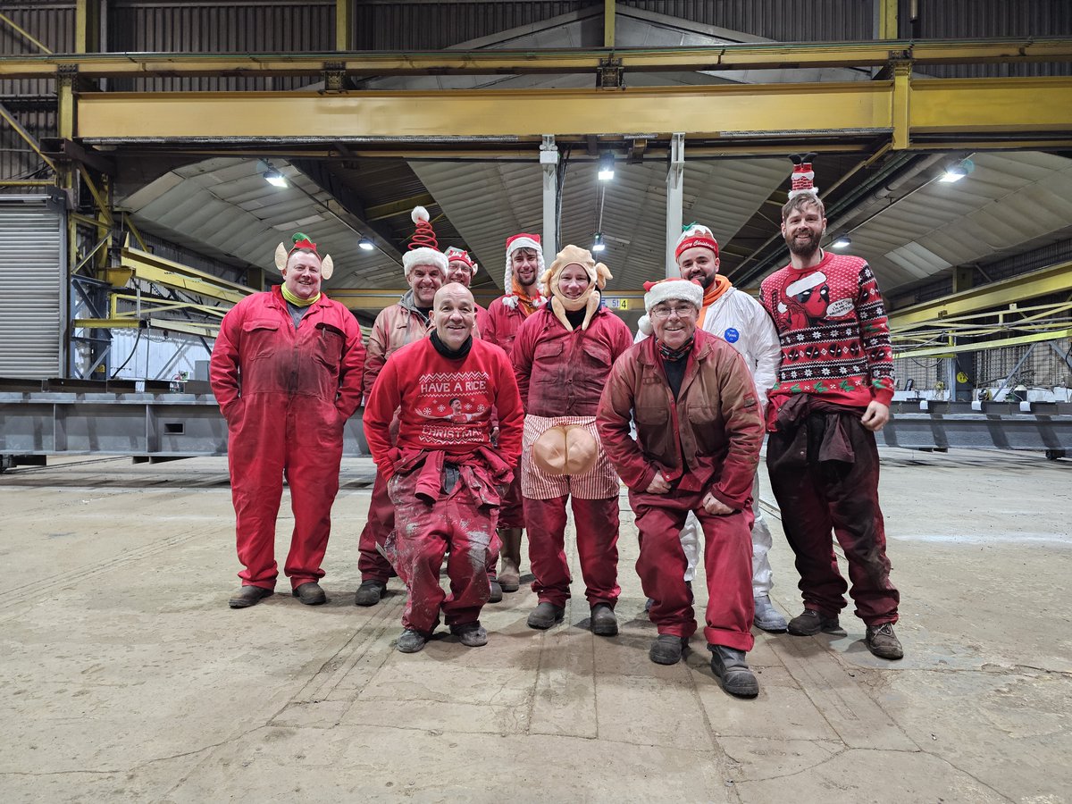 finleysaycliffe's tweet photo. It's CHRISTMAS!
We would like to take this opportunity to wish all our clients/main contractors, subbies, suppliers, etc. a very Merry Christmas &amp; a Happy New Year.
Most importantly we would like to thank all of our FSL team for your hard work.- Have a fantastic Christmas! #team https://t.co/ziDufVx7zF