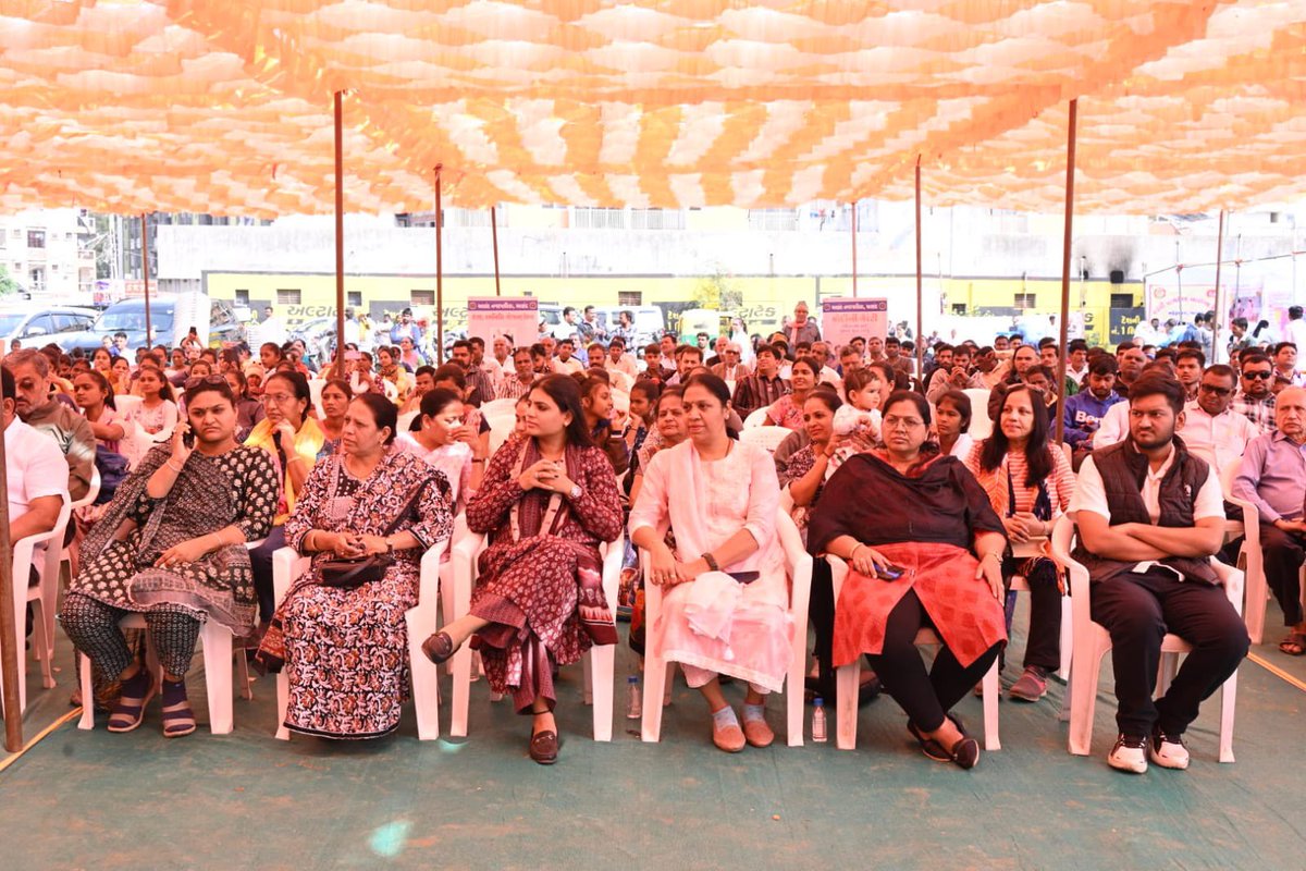 CollectorAnd's tweet photo. #HamaraSankalpViksitBharat 

MLAshri Anand @bjpyogeshbapji graced #ViksitBharatSankalpYatra in Anand city.

#MeriKahaniMeriZubani - beneficiaries of several schemes shared their stories. https://t.co/5FFukEIVnw