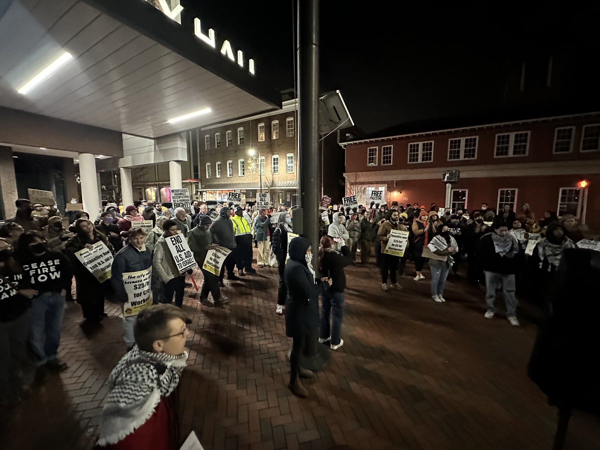 Last night WE WON first of three demands! 

It was incredible to see how centering workers’ demands can bring together such a wide coalition! 

☝🏾 No more $$ for ShotSpotter! 

Up next: 

🚩 $25/hr for city workers

🚩Permanent ceasefire now! No US aid to Israel military