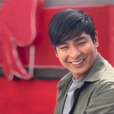 Gwapo talaga ng Idol ko! 😎 #NewProfilePic

#CocoMartin #PrimetimeKing #ActionDramaKing #HariNgTelebisyon #KingOfTeleserye