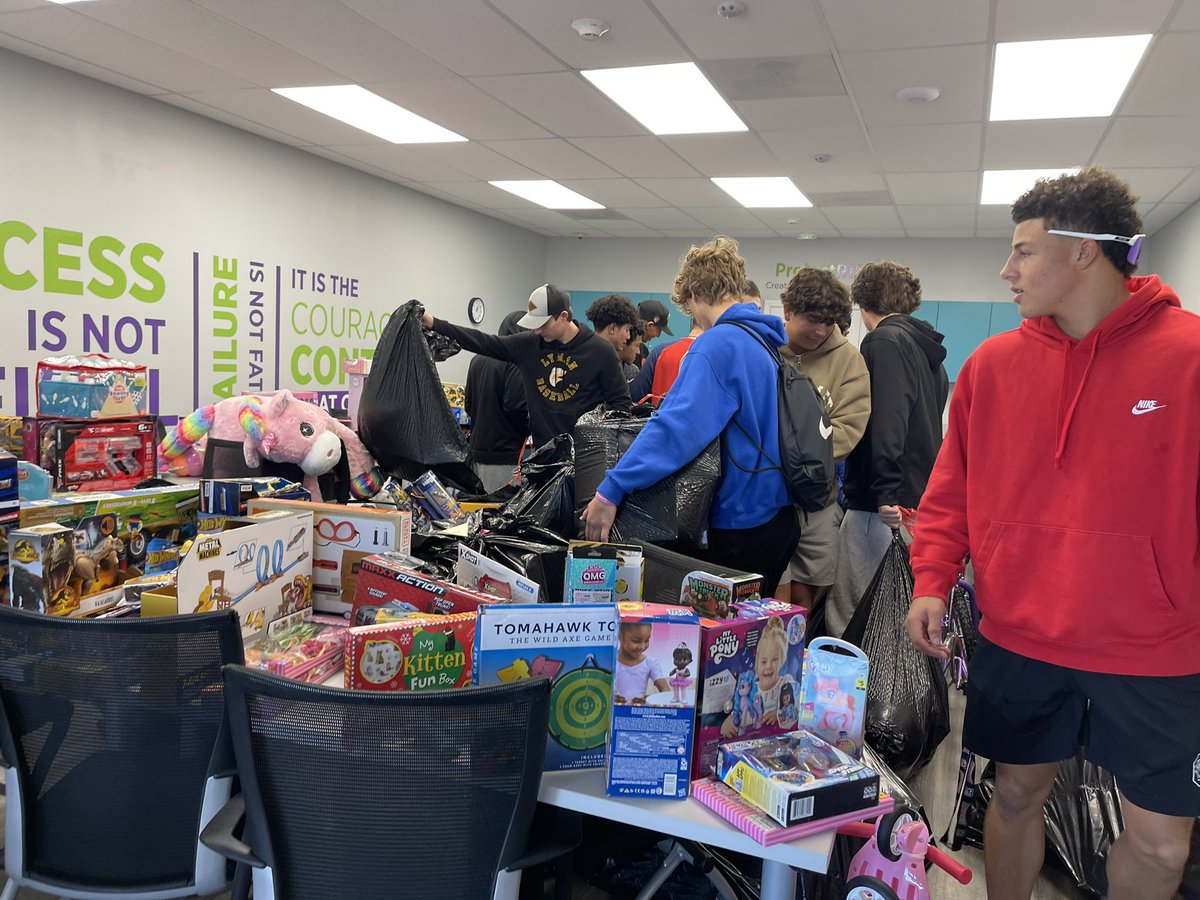 So proud of our boys! Today we delivered over 200 new toys to The Sharing Center of Longwood. We are so blessed to partner up with such an incredible organization who do so many wonderful things for Central Florida families! #itsgreattobeagreyhound