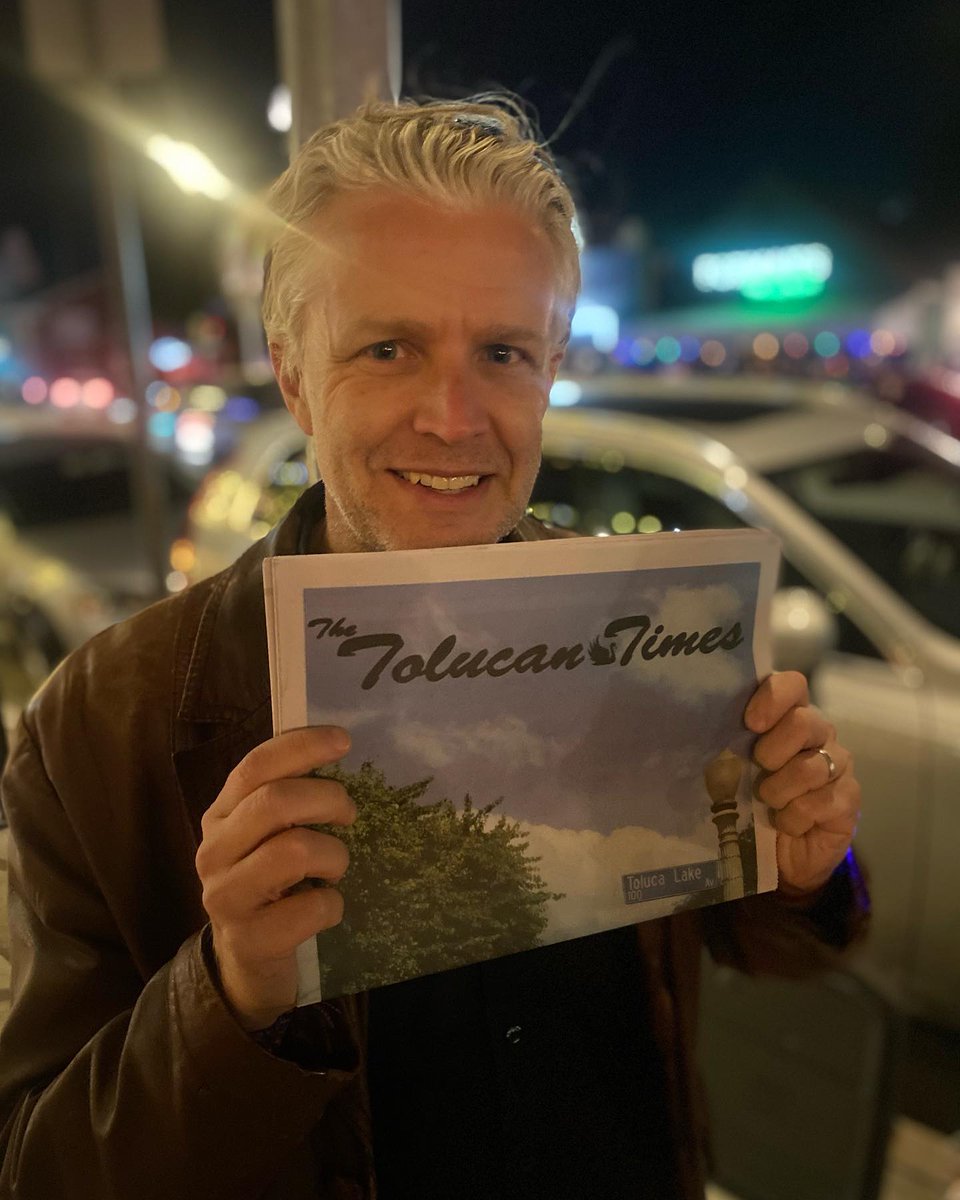 Taken during the Xmas Parade, when I had two cups of that rarest of things: tasty and actually hot hot chocolate!