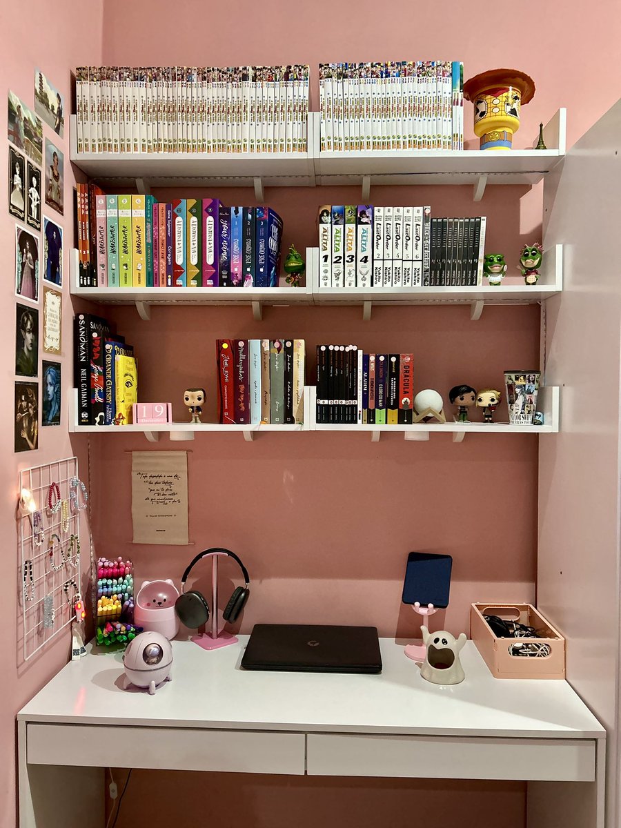 rckstributo's tweet image. Minha biblioteca pra vocês 🫶🏻