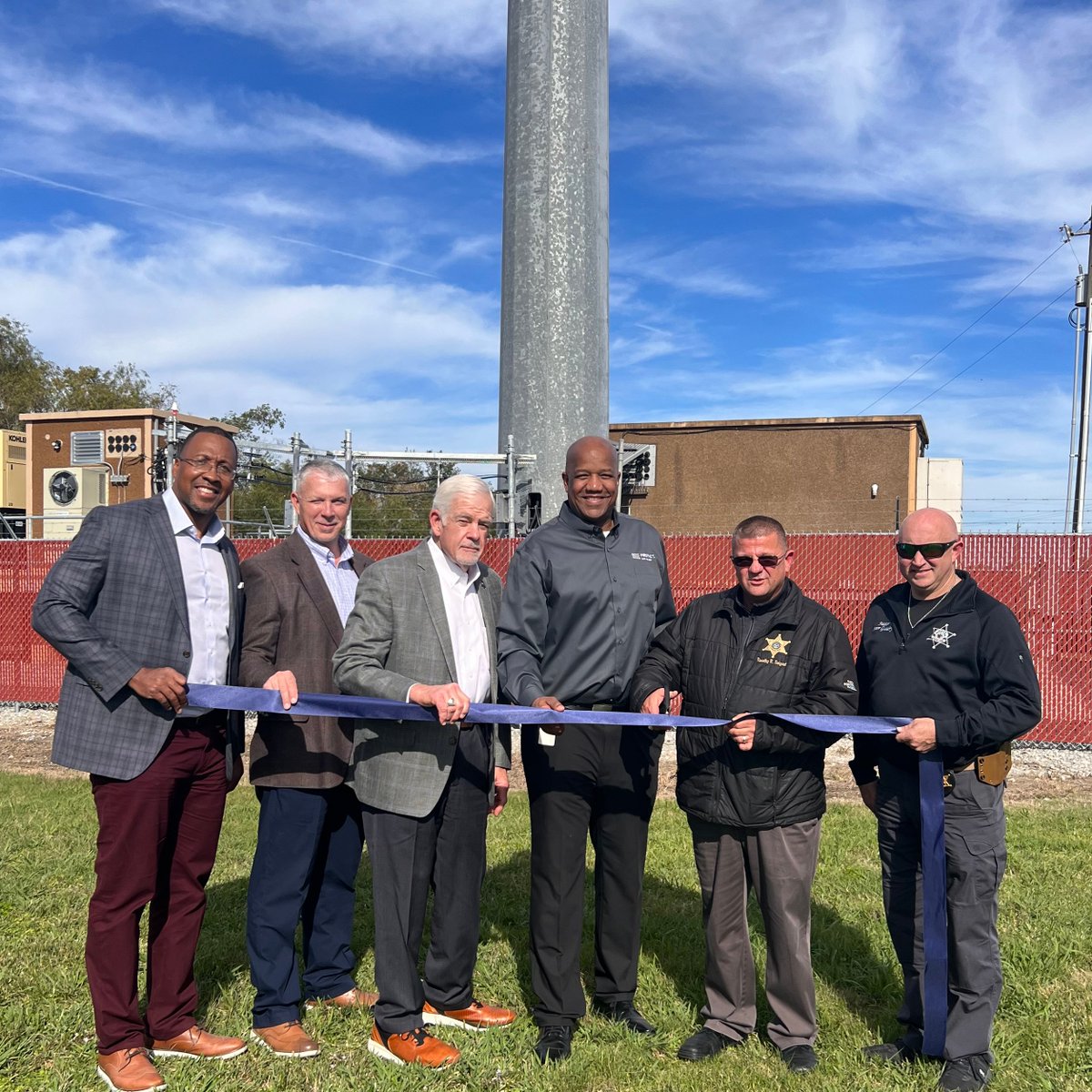 We've expanded our #5G network in Houma with a new cell tower along North Hollywood Road to enhance coverage and connectivity in the area. Stay connected and enjoy better signal strength.