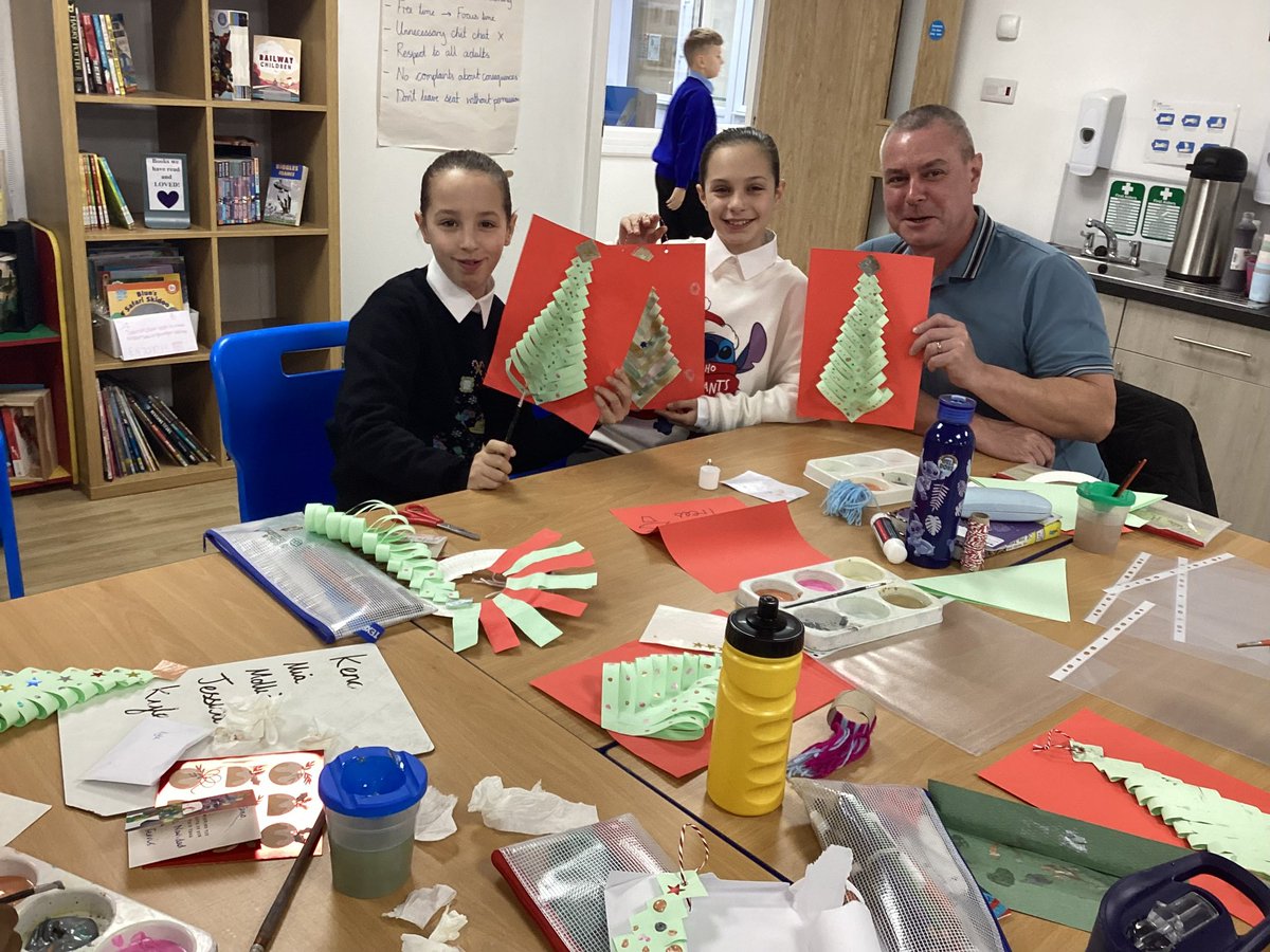 It’s been fantastic to welcome so many parents & carers to our Christmas Crafts events over the last two days! Thank you to everyone who has taken the time to join us! #christmas #christmascrafts #community