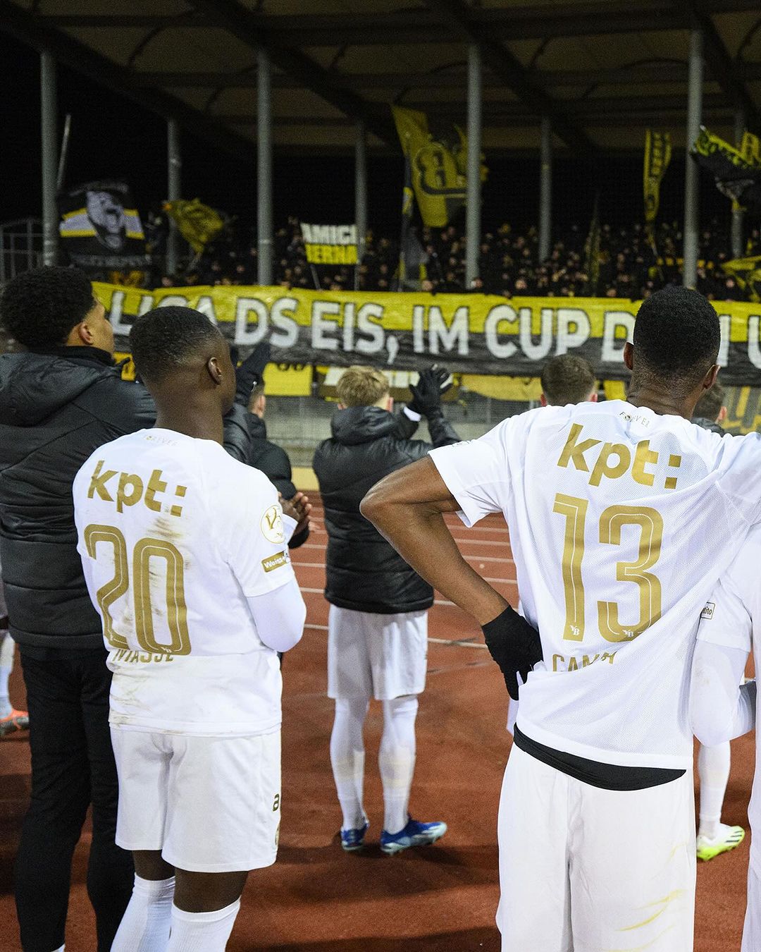 FC Luzern, FC Lugano players let the fans celebrate. In the picture